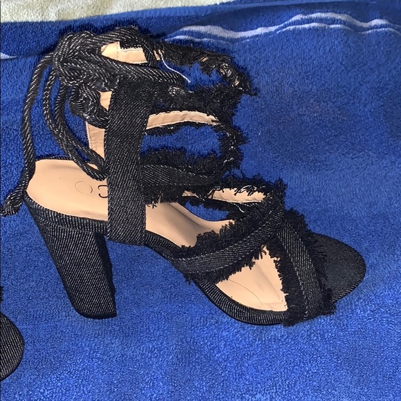 High heels - Picture 2 of 3